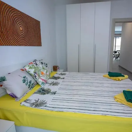 Modern Comfort In Location P2 Apartment Sliema