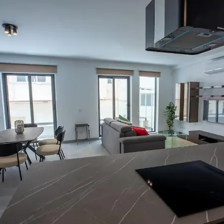 Modern Comfort In Location P2