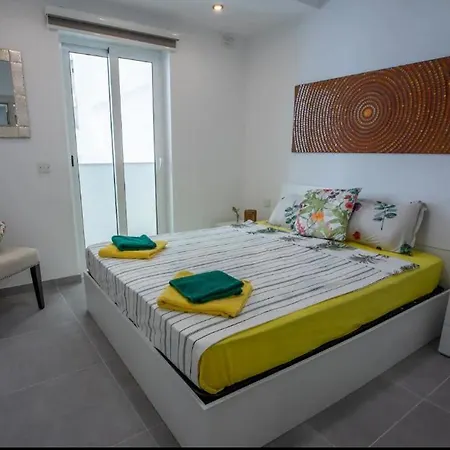 Modern Comfort In Location P2 * Sliema