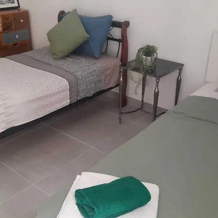 Modern Comfort In Location P2 Apartment