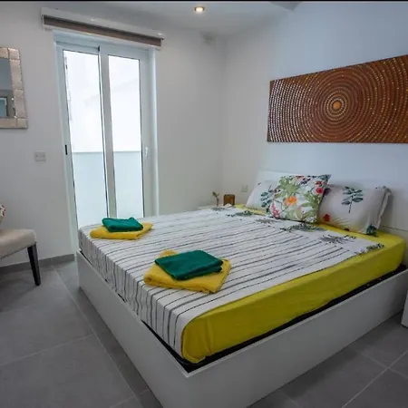 Lejlighed Modern Comfort In Location P2