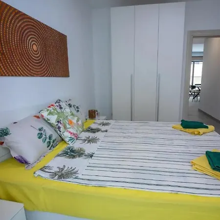 Lejlighed Modern Comfort In Location P2